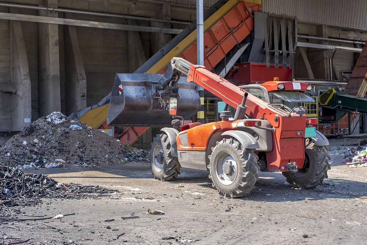 loader engines used in material handling and bulk transport