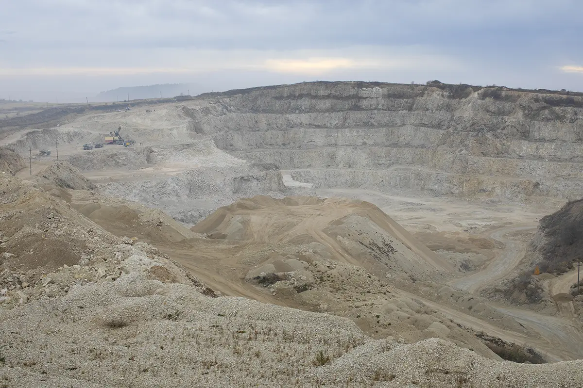 wheel loader engines used in quarry work and stone handling